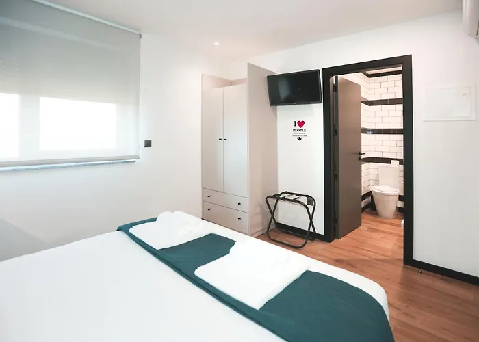 Alma Candida 24 בית הארחה